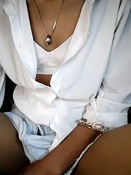 Snapshot of Lisa_xx2 chatting on February 2, 2026, 1:26 am Lisa xx2 online show from February 2, 2026, 1:26 am