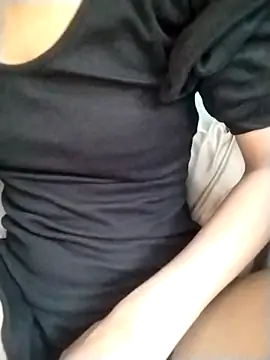 Snapshot of Lisa_xx2 chatting on February 26, 2026, 2:21 am Lisa xx2 online show from February 26, 2026, 2:21 am