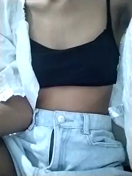 Snapshot of Lisa_xx2 chatting on March 1, 2026, 11:29 pm Lisa xx2 online show from March 1, 2026, 11:29 pm