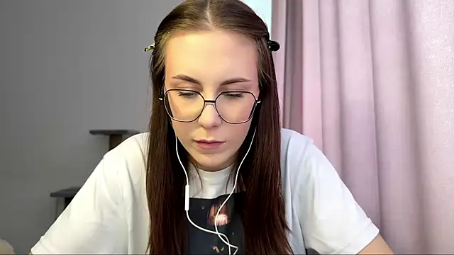 JanelleCourville online show from February 22, 2026, 11:20 am