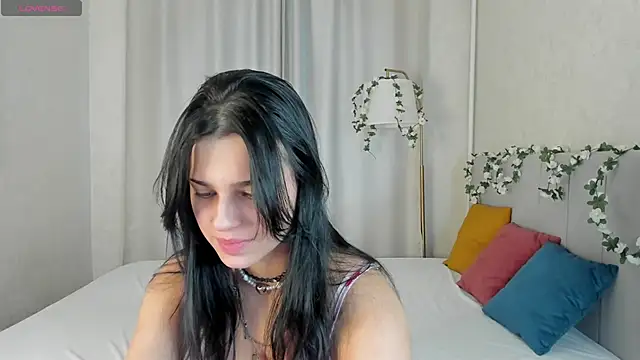 Snapshot of Leslie_Wholsh chatting on February 12, 2026, 2:28 am Leslie Wholsh online show from February 12, 2026, 2:28 am