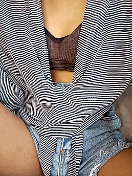 Zi zii online show from February 8, 2026, 12:36 am