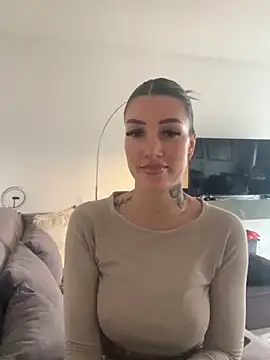 Snapshot of NovaLushhh chatting on February 6, 2026, 3:04 pm NovaLushhh online show from February 6, 2026, 3:04 pm