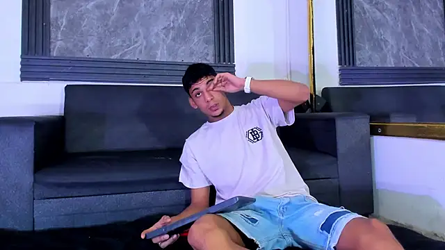 ALEX KEITH26 online show from February 15, 2026, 12:36 pm