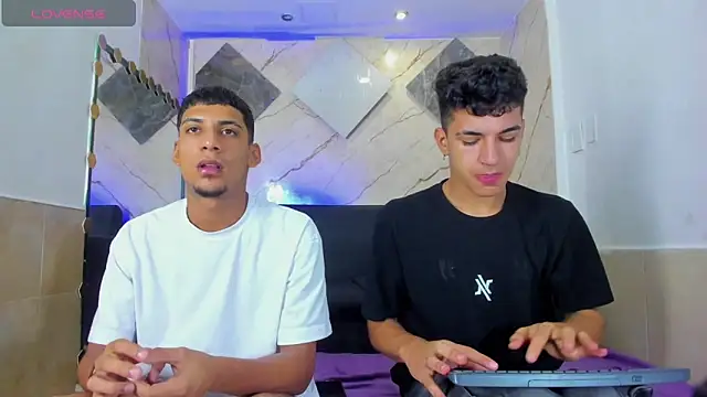 ALEX KEITH26 online show from April 2, 2026, 12:14 pm