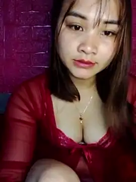 Lisakeem online show from March 4, 2026, 12:33 pm