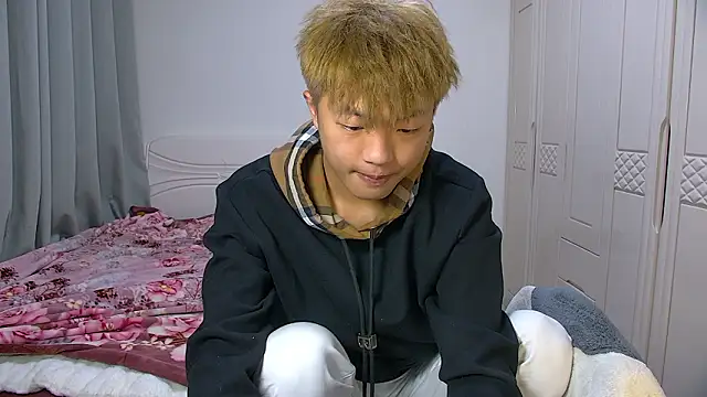 Chocolates-001 online show from February 6, 2026, 5:56 am