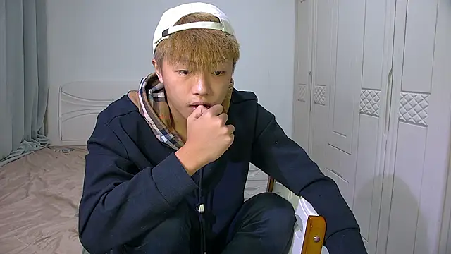 Chocolates-001 online show from February 21, 2026, 10:27 am