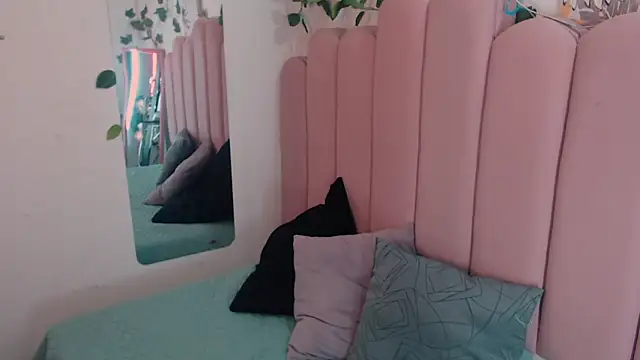 Snapshot of emily_34_ chatting on February 11, 2026, 4:34 pm emily 34 online show from February 11, 2026, 4:34 pm