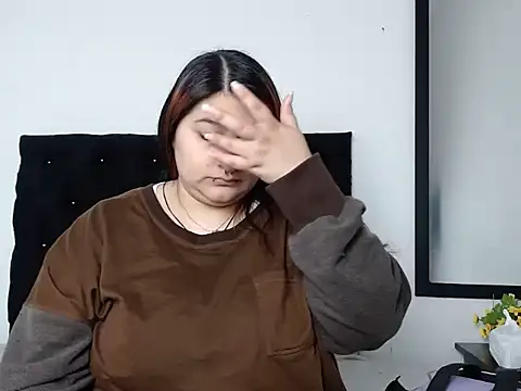 LauraHorny69 online show from February 28, 2026, 1:01 pm