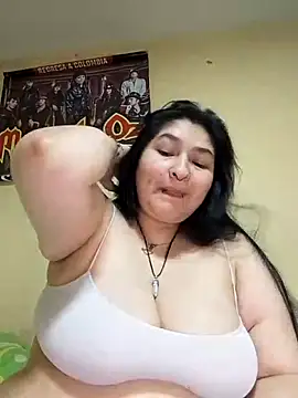 LauraHorny69 online show from April 16, 2026, 9:39 pm