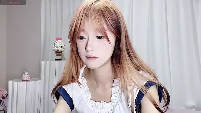 Snapshot of qingqing_love2025 chatting on May 27, 2026, 2:47 pm qingqing love2025 online show from May 27, 2026, 2:47 pm