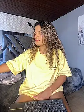 AngelPinkk  online show from February 12, 2026, 7:42 pm