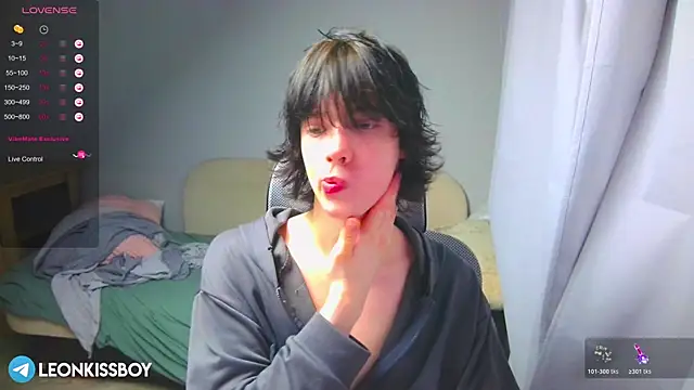 LeonBoykisser online show from March 20, 2026, 8:25 pm