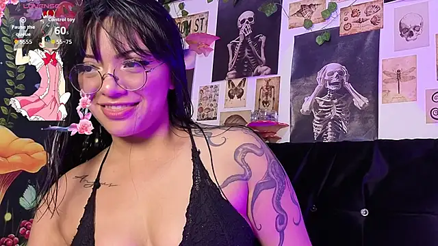 victoriia thompson online show from March 1, 2026, 8:11 pm