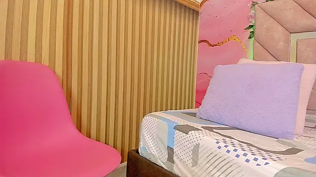 sweet  luna   online show from February 25, 2026, 11:09 am