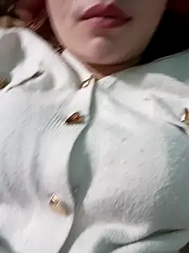 lylinhjim online show from January 18, 2026, 8:34 pm