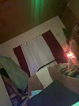 kelsythra Velour online show from March 7, 2026, 1:41 pm