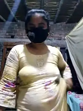 Hot Sweeti online show from March 6, 2026, 6:15 pm