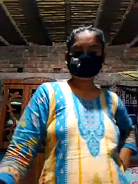 Hot Sweeti online show from March 9, 2026, 4:44 pm