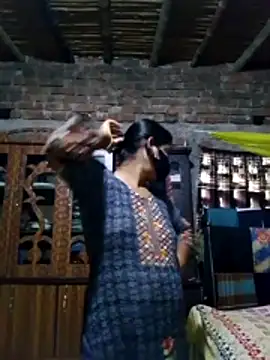 Hot Sweeti online show from April 6, 2026, 9:21 am