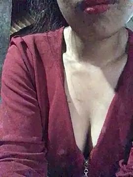 Snapshot of Maria_xx01 chatting on May 11, 2026, 1:33 am Maria xx01 online show from May 11, 2026, 1:33 am