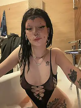 Snapshot of demonLamia chatting on March 10, 2026, 6:57 pm demonLamia online show from March 10, 2026, 6:57 pm