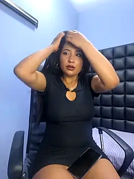 valenlopezz  online show from March 29, 2026, 5:18 am