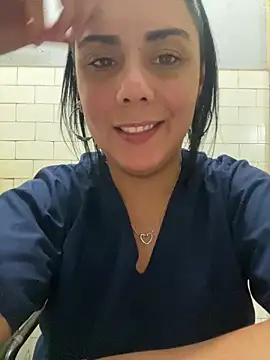 anita1825 online show from April 15, 2026, 1:40 pm