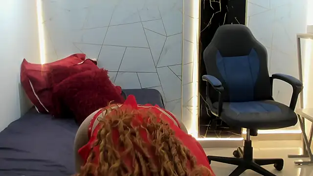 Snapshot of Zoey_Taylor07 chatting on February 4, 2026, 12:33 pm Zoey Taylor07 online show from February 4, 2026, 12:33 pm