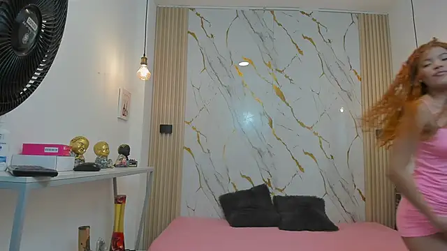 Snapshot of Zoey_Taylor07 chatting on April 6, 2026, 12:39 pm Zoey Taylor07 online show from April 6, 2026, 12:39 pm