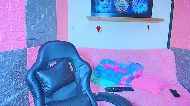 hotcakes uwu online show from April 16, 2026, 2:56 am