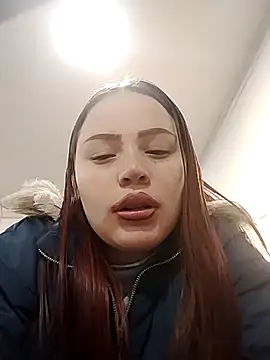 Crystaa12 online show from February 17, 2026, 12:01 pm