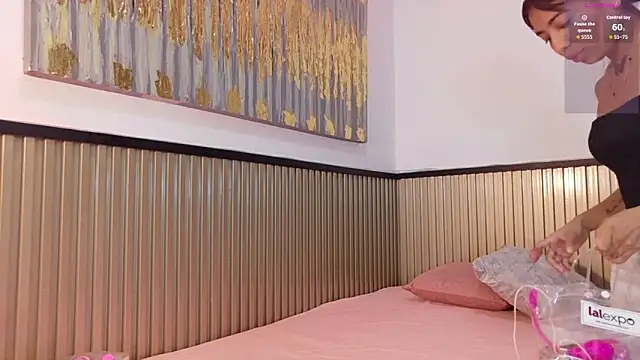 Snapshot of Scarlet_Vixen_ chatting on February 25, 2026, 1:10 pm Scarlet Vixen online show from February 25, 2026, 1:10 pm