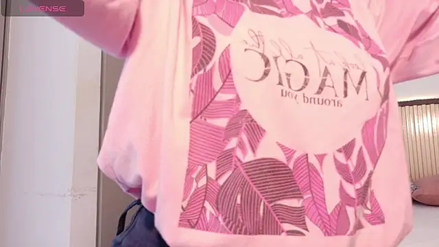 Snapshot of Scarlet_Vixen_ chatting on March 3, 2026, 1:28 pm Scarlet Vixen online show from March 3, 2026, 1:28 pm