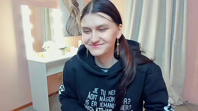 Snapshot of DaniaBimIer chatting on January 15, 2026, 8:30 am DaniaBimIer online show from January 15, 2026, 8:30 am