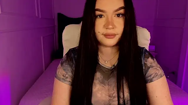 tinafox  online show from April 6, 2026, 7:20 am