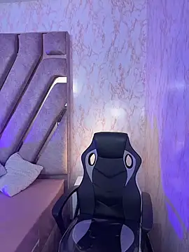 elodie rouge online show from February 10, 2026, 12:42 pm