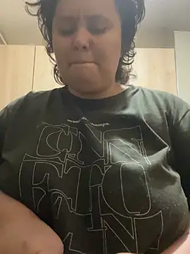 RavenEllieUniverse online show from February 9, 2026, 4:27 am