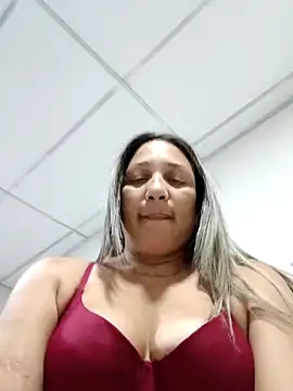 mariacarlota online show from May 10, 2026, 1:44 am