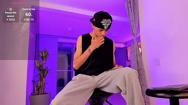 Snapshot of LennerCollins_ chatting on April 5, 2026, 3:47 am LennerCollins online show from April 5, 2026, 3:47 am