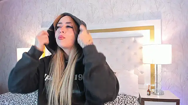 Xara Shadow online show from February 17, 2026, 10:38 pm