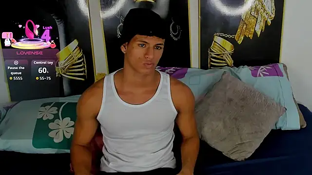 Stiven And CalvinHots online show from January 18, 2026, 4:27 am