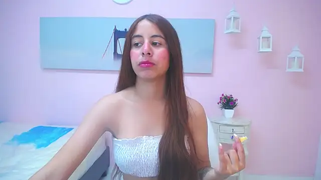 scarlett clyde online show from April 16, 2026, 12:17 pm