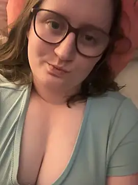 lucycomestrue online show from July 2, 2026, 1:49 am