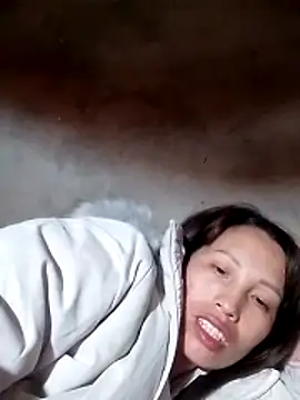 Snapshot of Gummiesu chatting on March 23, 2026, 7:51 pm Gummiesu online show from March 23, 2026, 7:51 pm