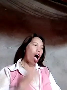 Snapshot of Gummiesu chatting on March 28, 2026, 8:52 pm Gummiesu online show from March 28, 2026, 8:52 pm