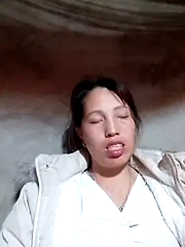 Snapshot of Gummiesu chatting on April 1, 2026, 1:52 pm Gummiesu online show from April 1, 2026, 1:52 pm