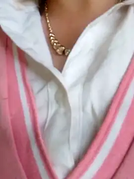 Snapshot of Gummiesu chatting on April 4, 2026, 8:01 am Gummiesu online show from April 4, 2026, 8:01 am