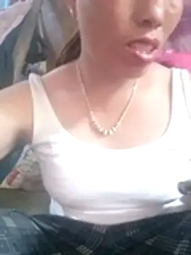 Snapshot of Gummiesu chatting on April 8, 2026, 9:53 am Gummiesu online show from April 8, 2026, 9:53 am